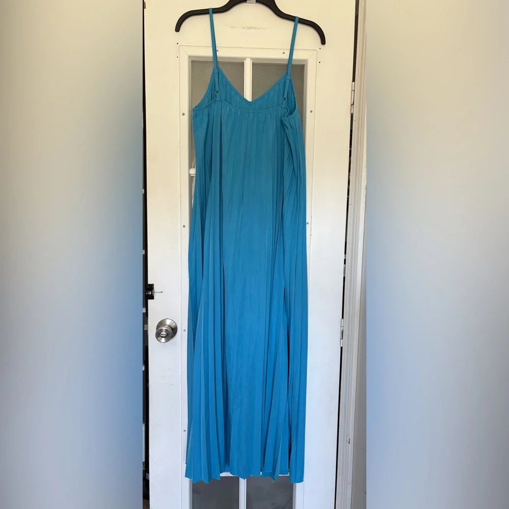 SHEIN Turquoise Pleated Spaghetti-Strap Maxi Dress - Picture 4 of 5